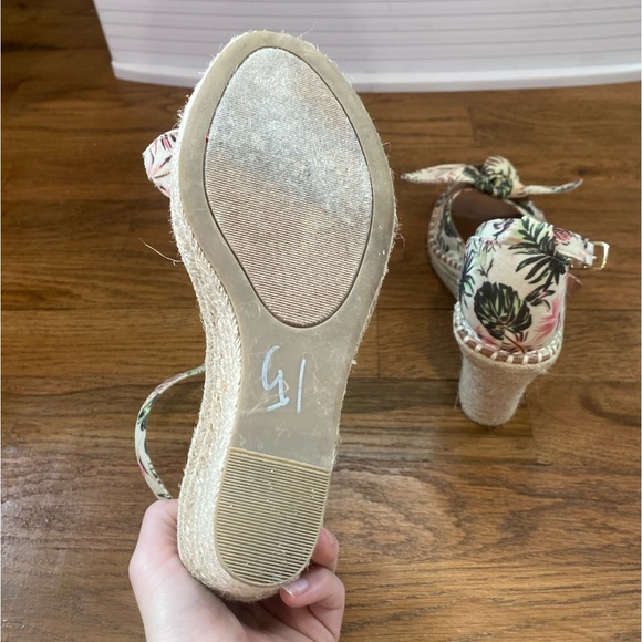 SugarTropical Wedges - Picture 2 of 10